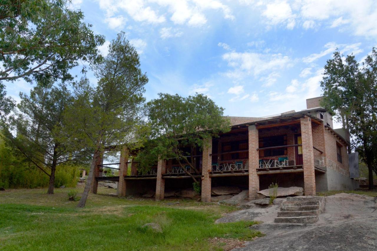 La Toma Complejo De Montana - Cabanas Y Habitaciones En Hosteria Mina Clavero Eksteriør bilde